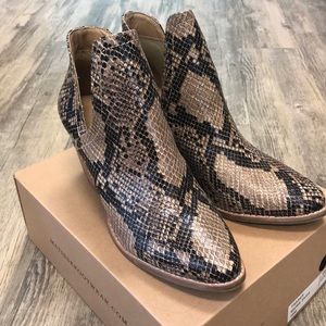 Matisse Snake Skin Booties. Size 10. NWT!!